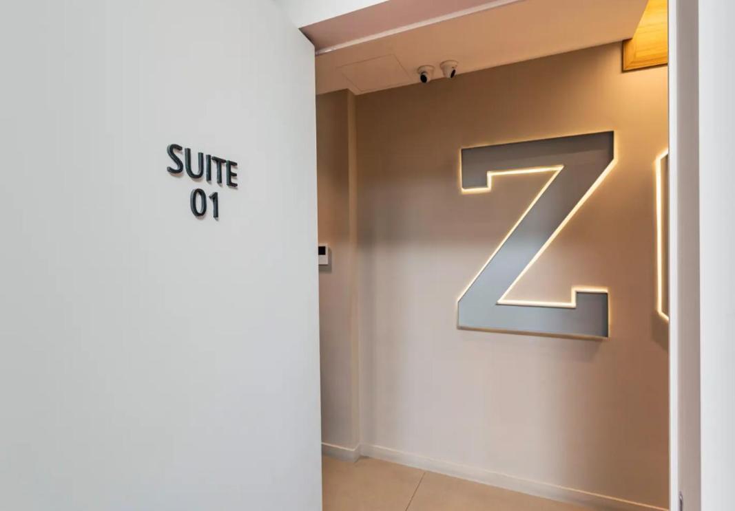 Zoe Luxury